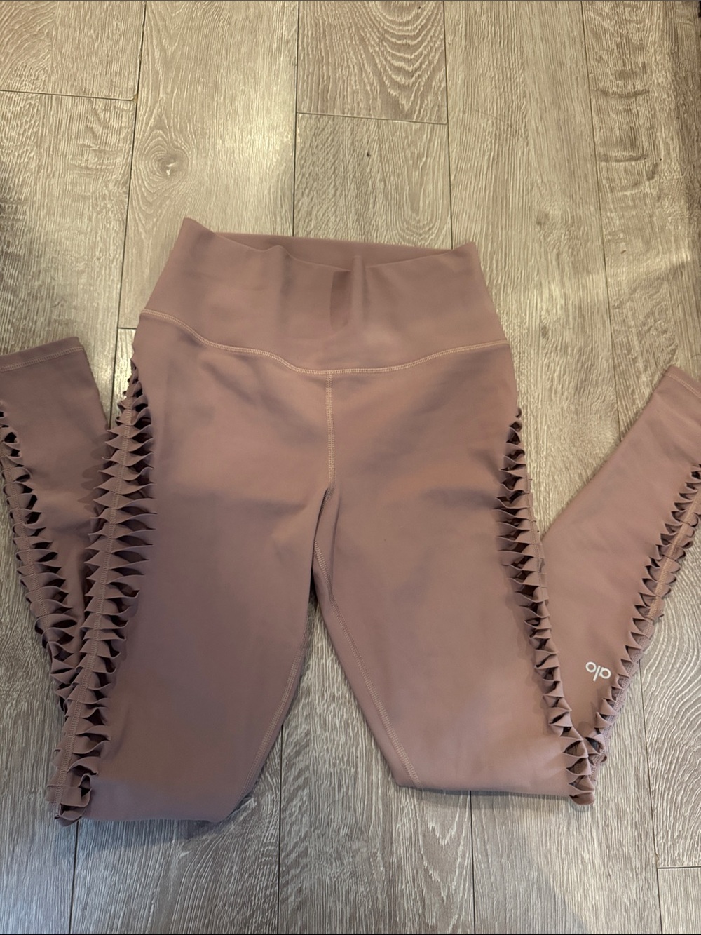 Alo High-Waist Mauve Leggings with Side cut out Detail